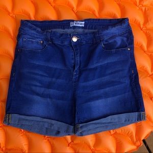 New Blue Savvy Women’s Plus size 18  jean shorts